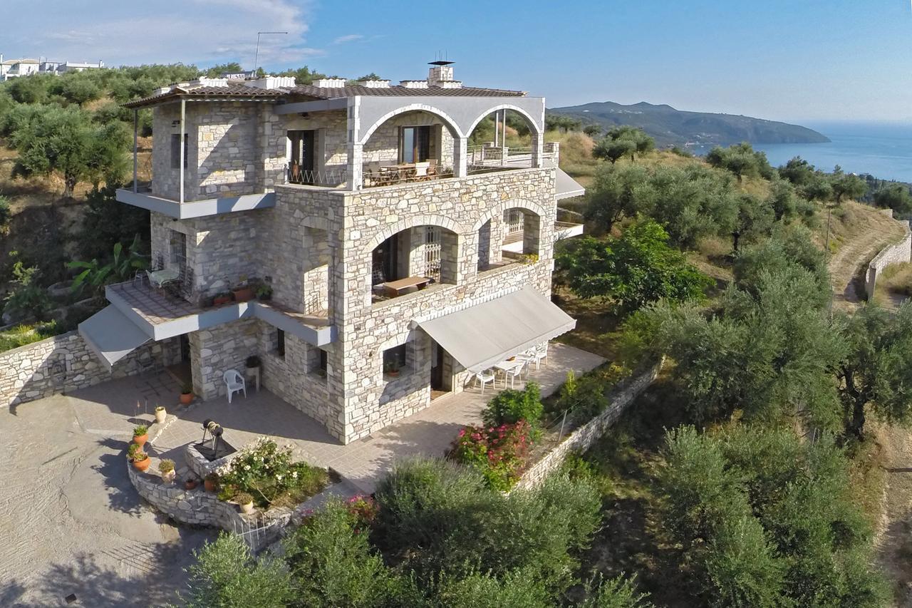 Daire Ellinas Homes